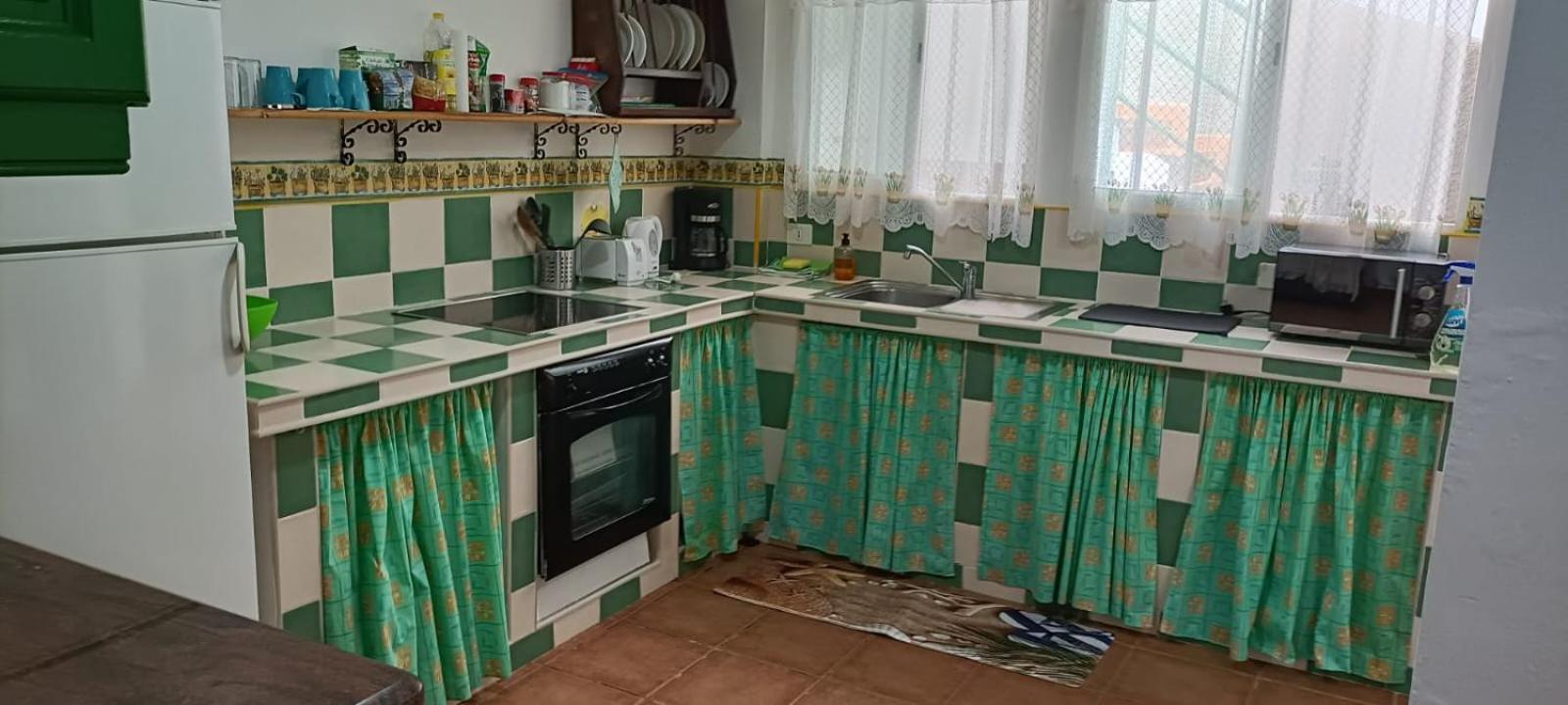 Habitacion Matrimonial En Un Bajo Bano Compartido Areas Compartidas Абадес Экстерьер фото